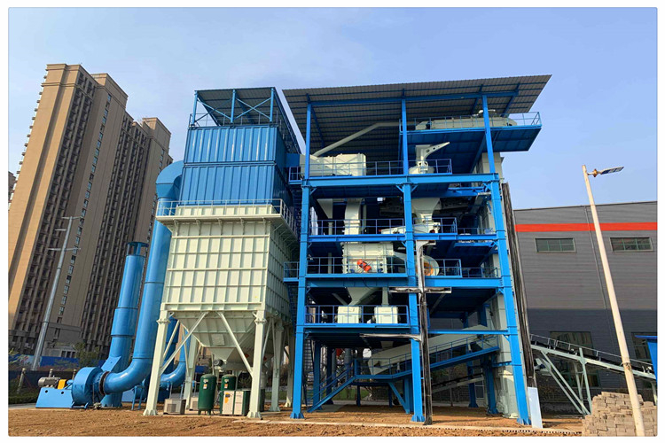 How much sand can a large sand and gravel production equipment produce in a day?