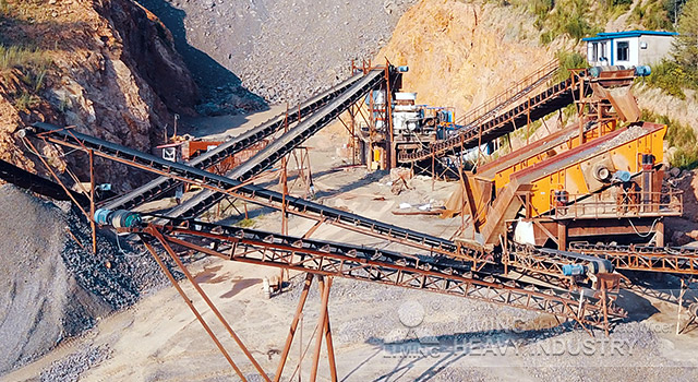 How much does a mobile crusher that can process 200-500 tons of bluestone per hour cost?