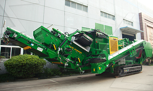 How does the 400-ton stone mobile crusher adapt to the crushing of stones of different properties?